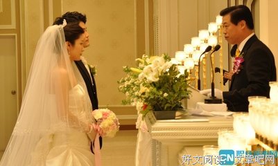 把忧伤说笑。经典的句子