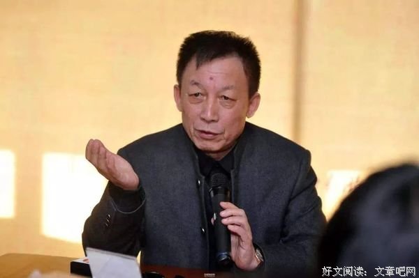 易中天：中式逻辑下的乌贼，疯狗和脑残