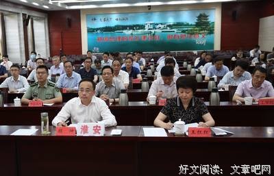 很普通，没资源，他为什么不缺工作？