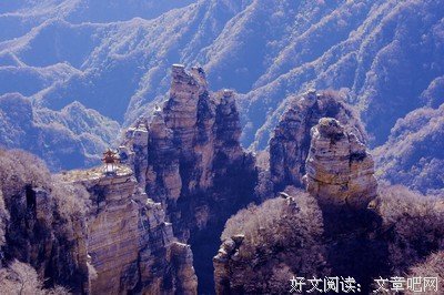关于山来吟浅唱的句子