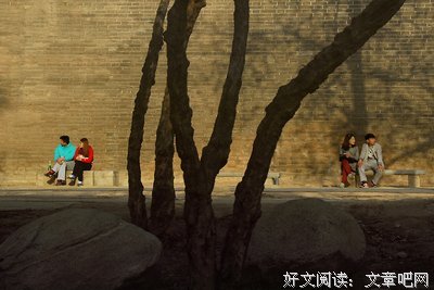 有关左顾右盼的美句摘抄