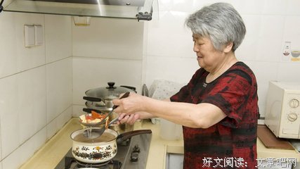 吃了吐，吐了吃，大家真不用心疼她...