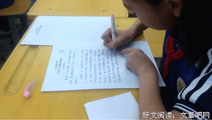 有一束光 很暖的撒下来。的句子