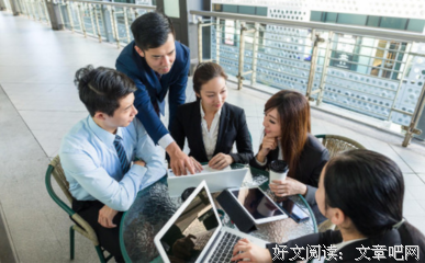弟弟结婚，我随礼3万，妈妈坚持还给我2万......