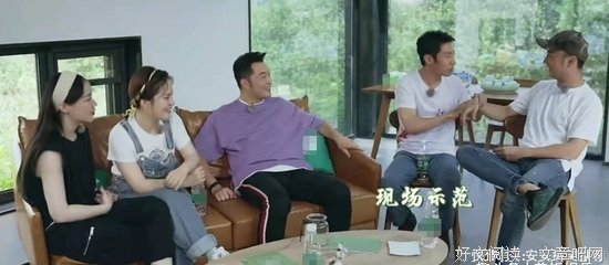 关于默向笑有的句子