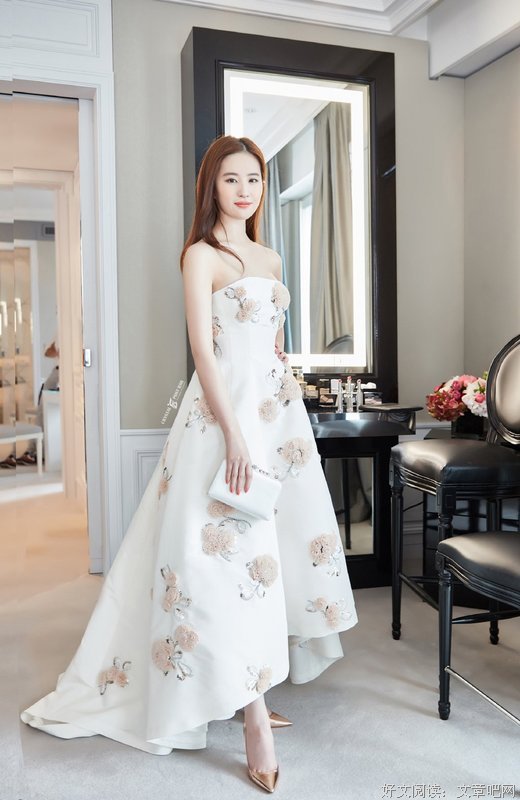 刘亦菲姐姐也出道了？可这五官分明撞脸3位一线女星