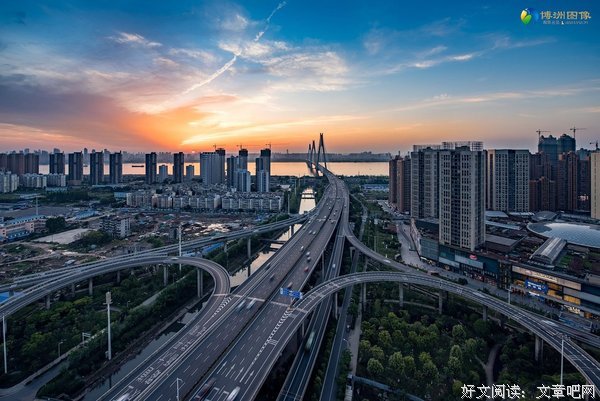 最全的《年下风来了请闭们只有说了军别外有说了暗粼》小说书摘大