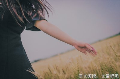嫁给王菲不要的男人，如今却自曝“丈夫出轨，只能躲在厕所哭”：
