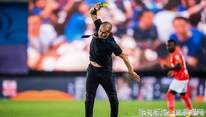 每年为我孩子买一套衣服的同事，现在却污蔑我和他发生过关系，怎