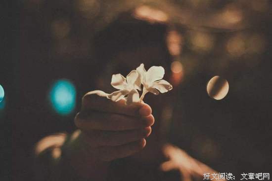 一个男人心里有你没你，就看这3点