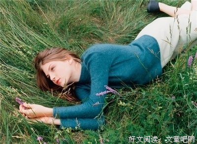 《露水安娜与海豚》的句子