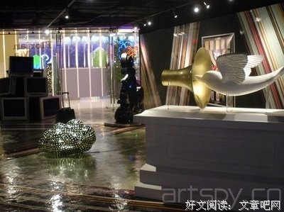 奇点：颠覆性的生物艺术读后感100字