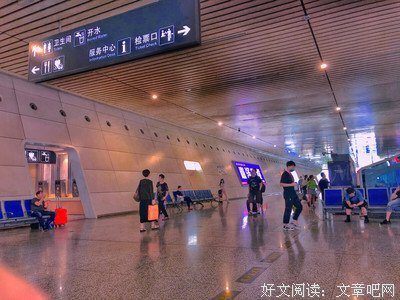 有关人潮拥挤的句子