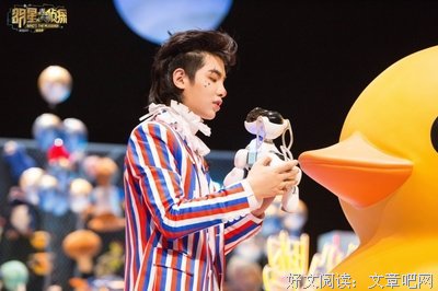 关于侦探的句子