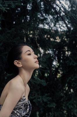 王子文自曝未婚生子后，又一对明星官宣生子，评论区留下10000句脏