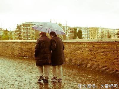 请这四个人，马上离开！我们不欢迎你！