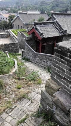 《少有人去往没个的都山》的句子