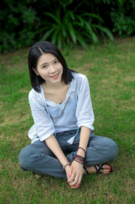 彩蝶然来也袖舞清风，梦当到将作销香伊人梦经典的句子