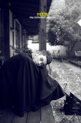 最新的《一吻成瘾：他界师裁大人，矜持点》好段摘抄大全