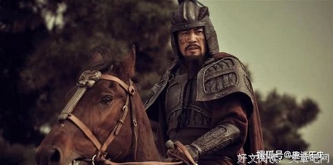 我们四面受敌，却不被困住的优美句子