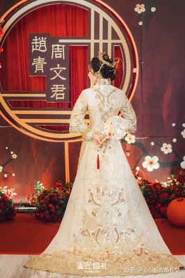 描写一本正经的经典句子