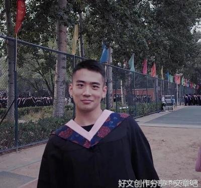 北体体育生成圈内网红，泳池趴被外国肌肉男背后紧抱
