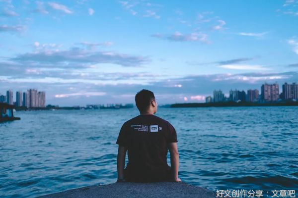 中年如秋，丰富的安静
