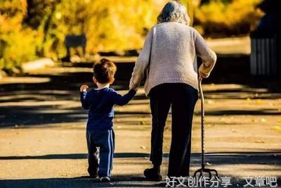 “感觉80后蛮惨的，很多人是上有巨婴下有小孩”