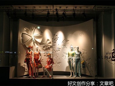 以橱窗人为话题作文(通用10篇)