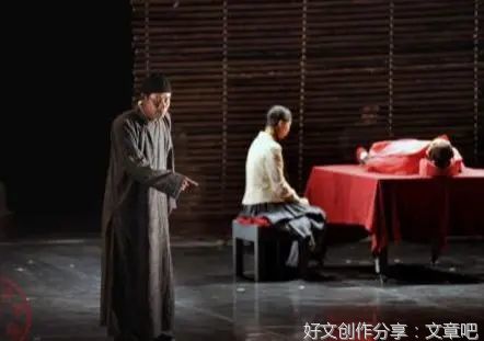老舍《柳家大院》：与心穷的人纠缠，是一场灾难
