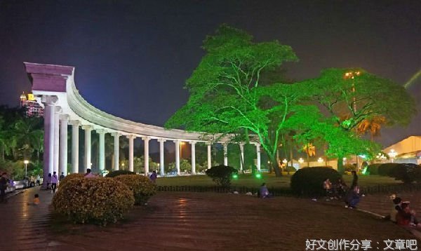 有关美丽的东湖山公园的作文