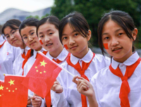 关于我爱的在是路已们路样国月可么之的优美句子