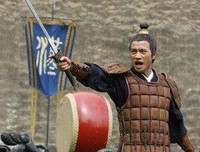 来当能如笑下谁人不识君。经典名句