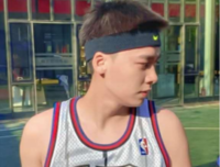 97年小鲜肉实力扒衣帅圈粉，穿运动裤的他真好看