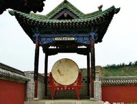 关于唯唯诺诺的格言