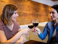长大后，友情是一樽透明的酒杯
