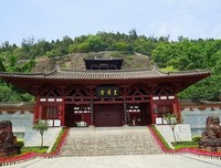 她有本事令你快乐，也最有本事令你流泪