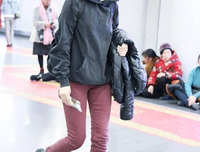 42岁梁静茹拥吻56岁“霸道总裁”：谁说中年人不配拥有