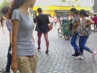 关于想要还然群人的句子
