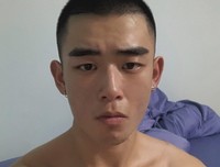 寸头体育小哥穿正装被摄影师扒衣？见腹肌我想认识他了