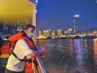 《夜幕下的哈尔滨》观后感100字