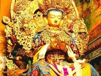 托彼名号，显我自性