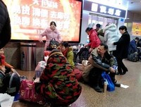 临近年关，多地疫情散发，看到这些不回家的人，我哭了