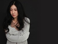 老公在外面耍女的 我发现后他还凶我