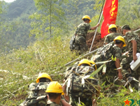描写翻山越岭的语句摘抄