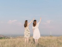 真正的朋友：始于志趣，合于三观，敬于人品，久于岁月
