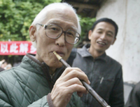 富于哲来对的诗人——余光中