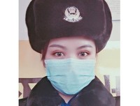 坐在路边鼓掌的人读后感摘抄