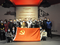 挥洒爱国情怀，追寻红色力量