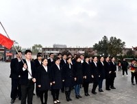 铭记历史，承担时代使命